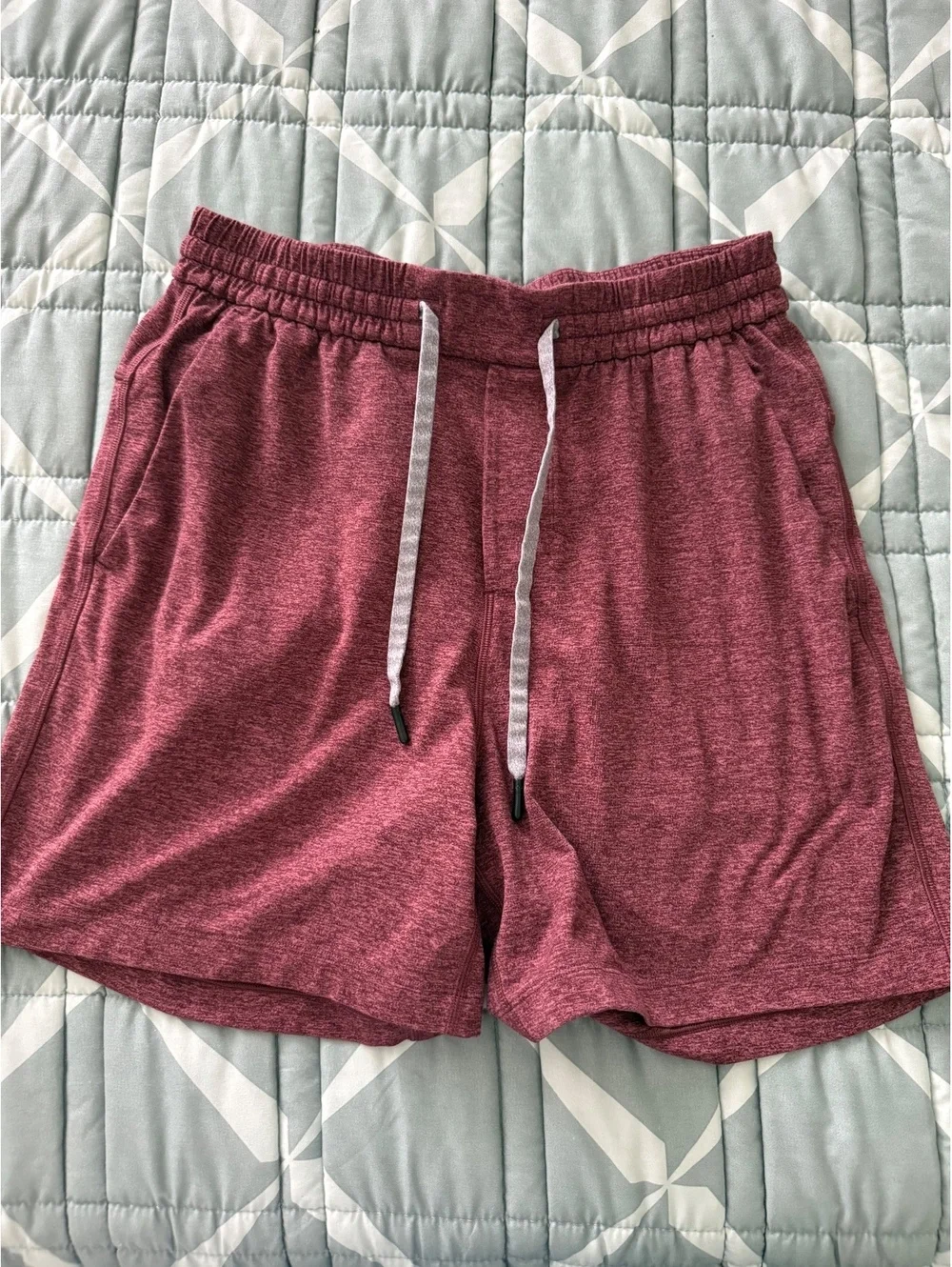 Lululemon burgundy short Sz s